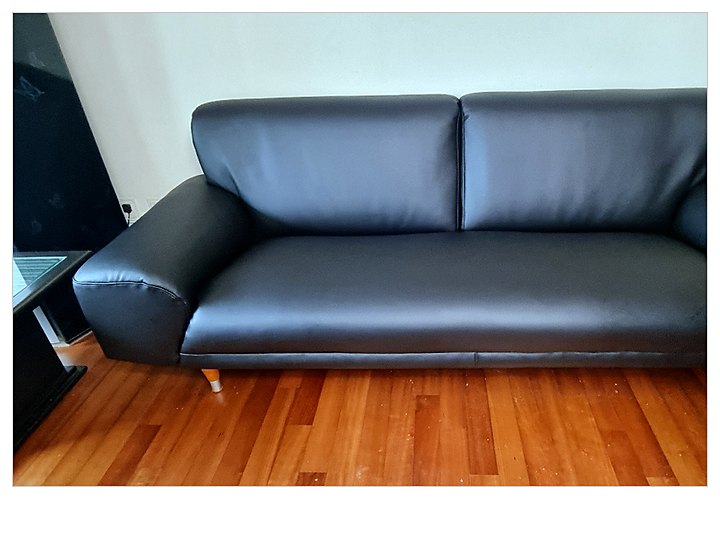 차콜 가죽으로 바꾼 삼인 소파
