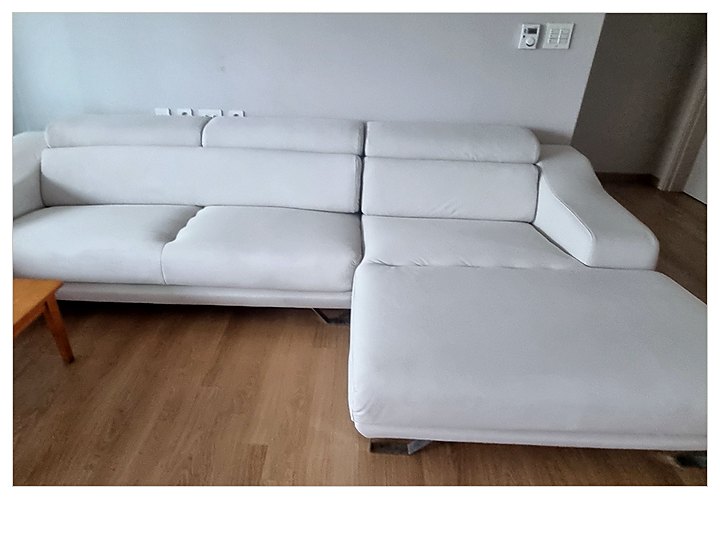 같은 거실을 반대쪽에서 본 모습