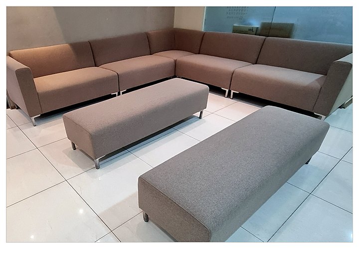 로비 라운지 코너와 스툴